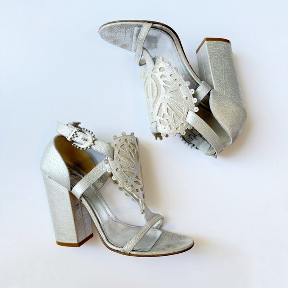 GIVENCHY METALLIC SILVER CRACKED LEATHER OPEN TOE CHUNKY HEELS - Picture 2 of 11